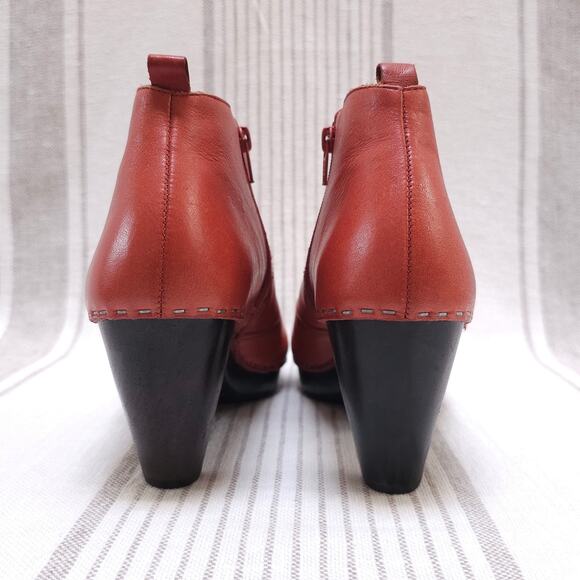 Anthropologie Tan Leather Clogs - Picture 3 of 15